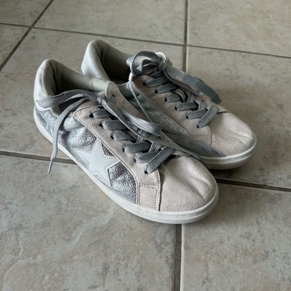 Women's Glitter Star Sneakers in Silver and White